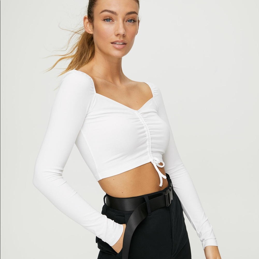 *SALE* aritzia white cropped long sleeve